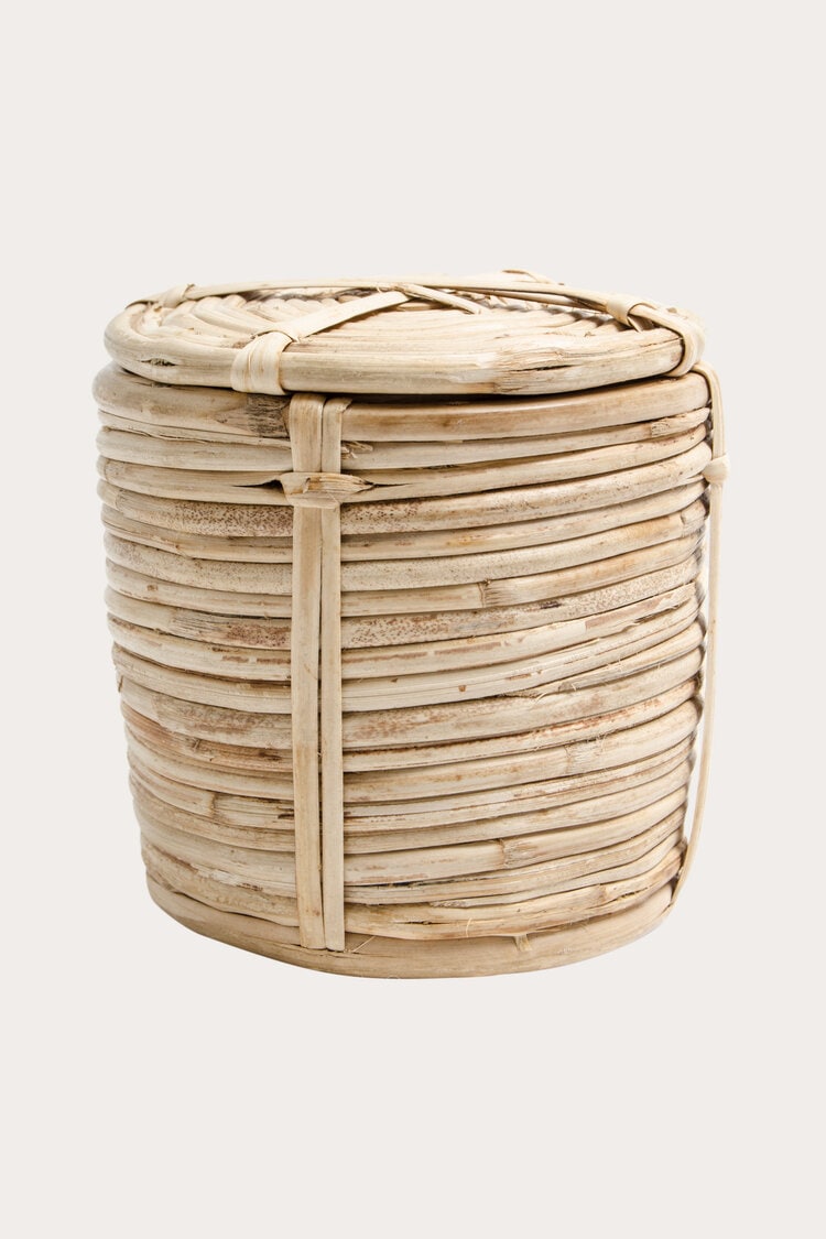 round cane basket with lid