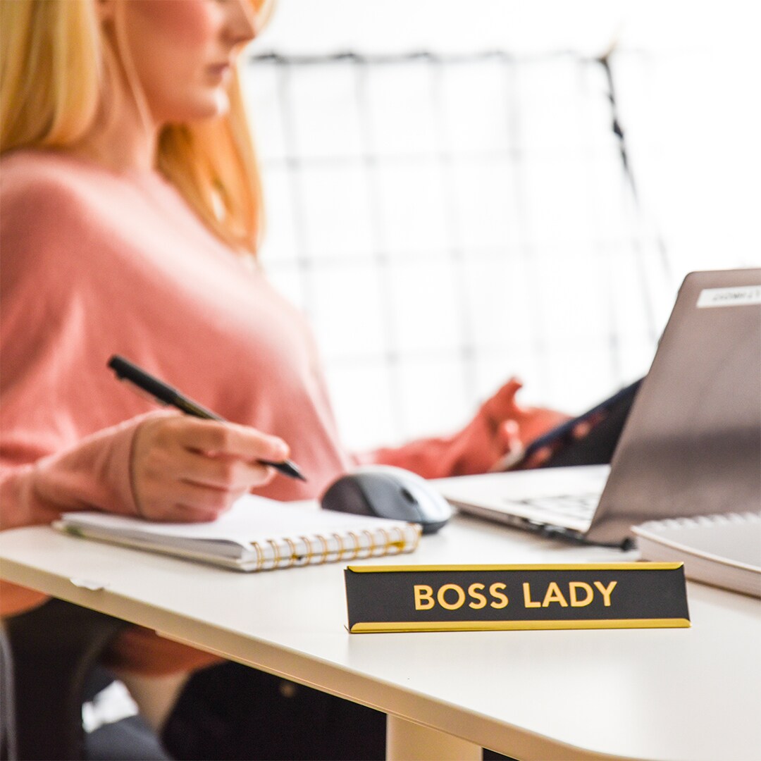 BOSS LADY table sign
